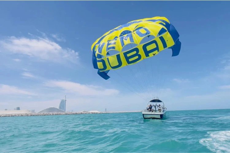 Parasailing in dubai