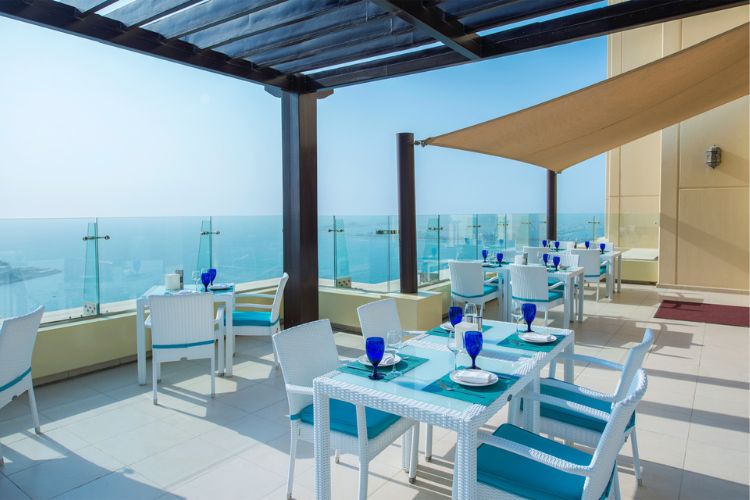 pure sky lounge & dining