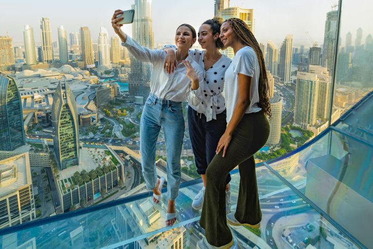 dubai women tourist