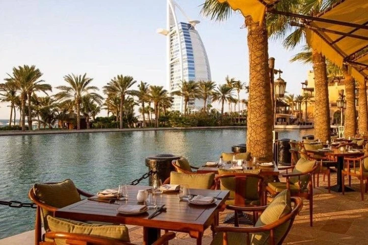 Dining in Jumeirah