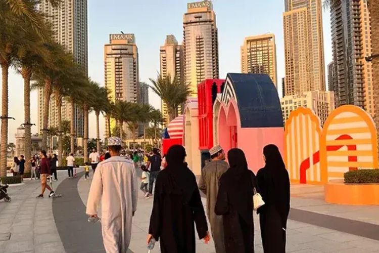 Behavior in Public Spaces dubai