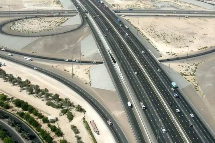 Emirates Road (E611) dubai